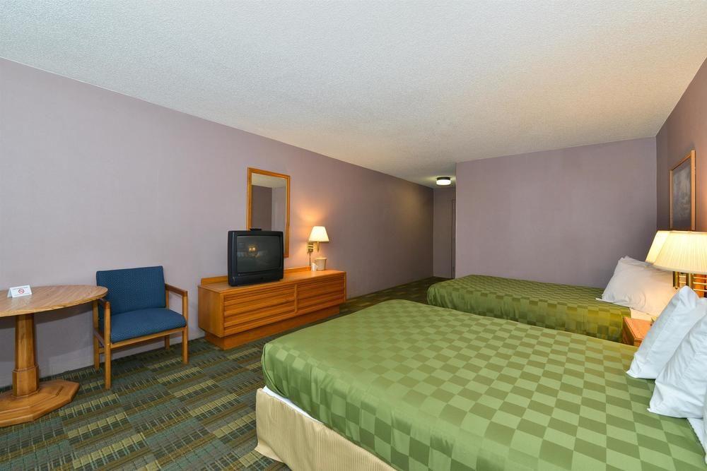 Red Roof Inn Marion, Va Extérieur photo